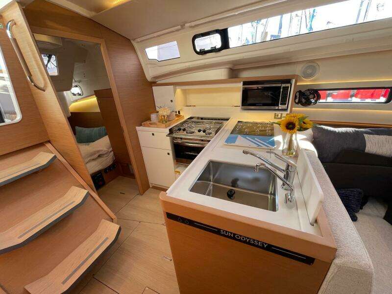 41ft Jeanneau Yacht For Sale