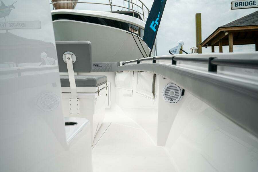 33ft Front Runner Yacht For Sale 33ft Front Runner Yacht For Sale