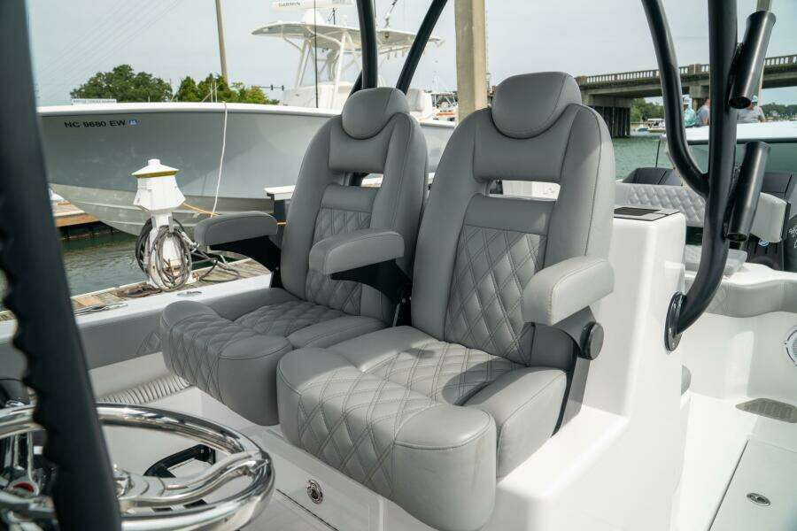 33ft Front Runner Yacht For Sale 33ft Front Runner Yacht For Sale