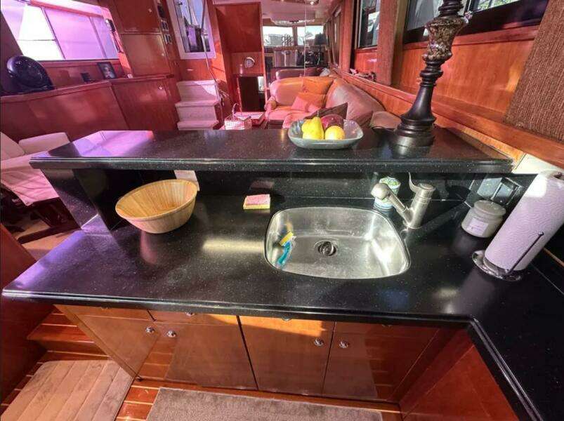 48ft Hatteras Yacht For Sale