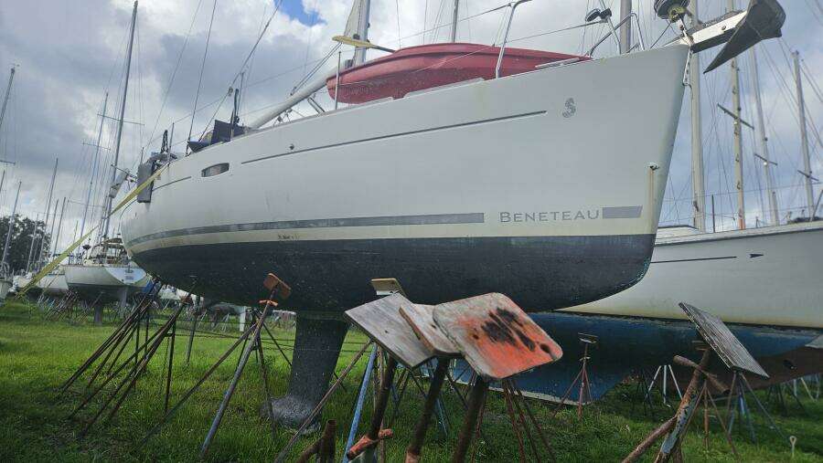Martine 34ft Beneteau Yacht For Sale