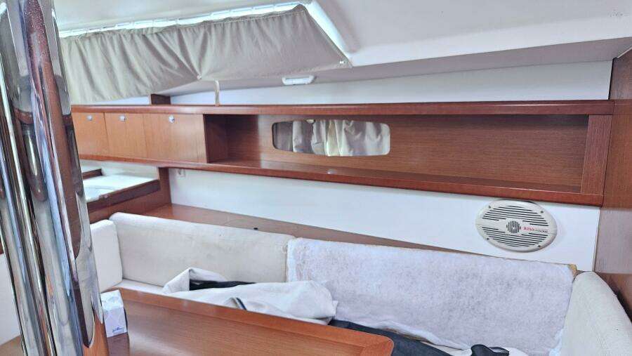 Martine 34ft Beneteau Yacht For Sale