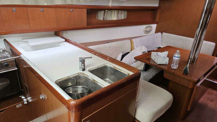 Martine 34ft Beneteau Yacht For Sale