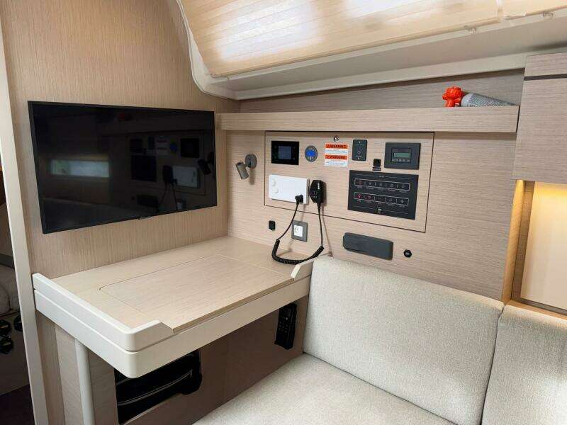 Bluebird 40ft Beneteau Yacht For Sale