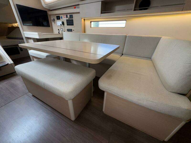 Bluebird 40ft Beneteau Yacht For Sale