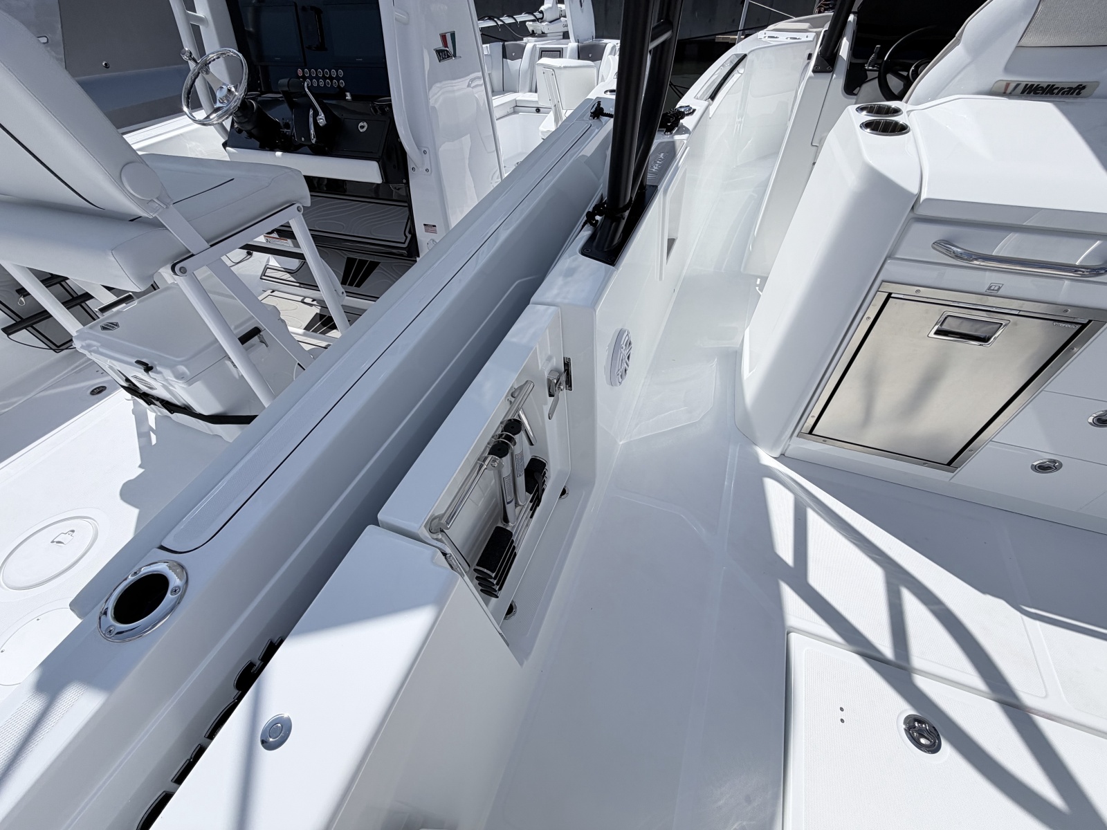 2027 Wellcraft T-Top High Windshield