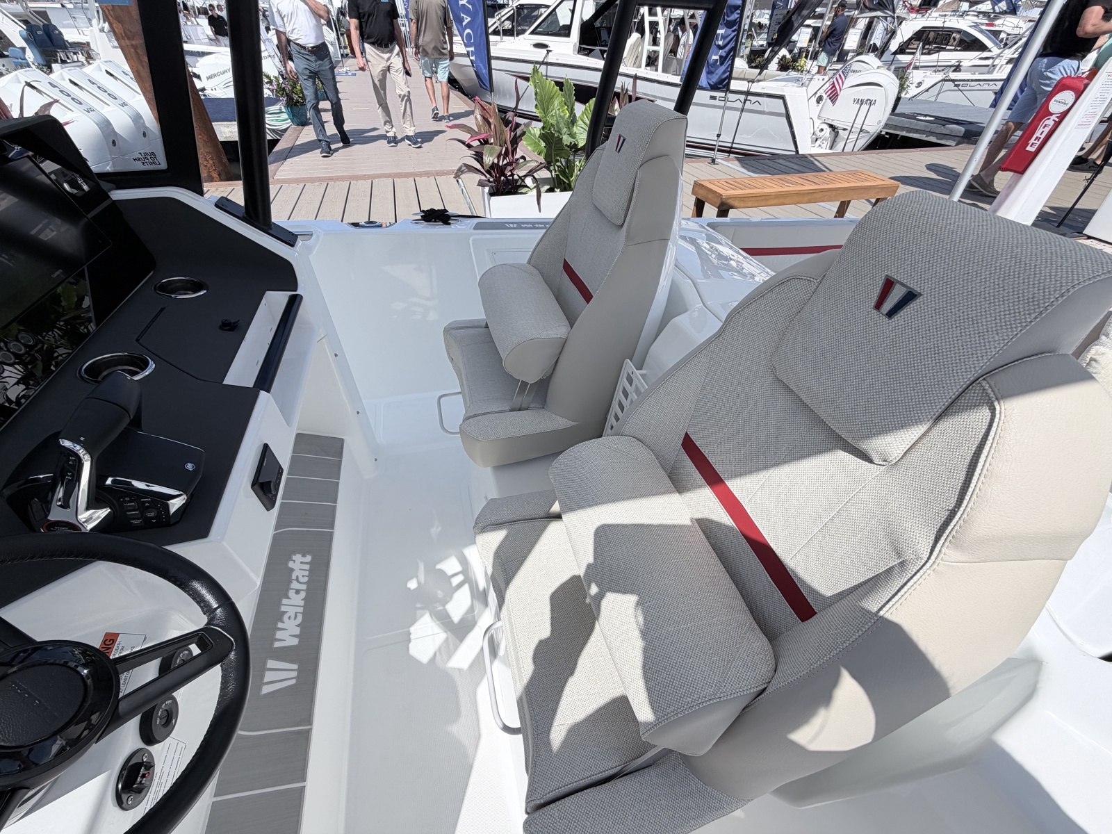 2027 Wellcraft T-Top High Windshield
