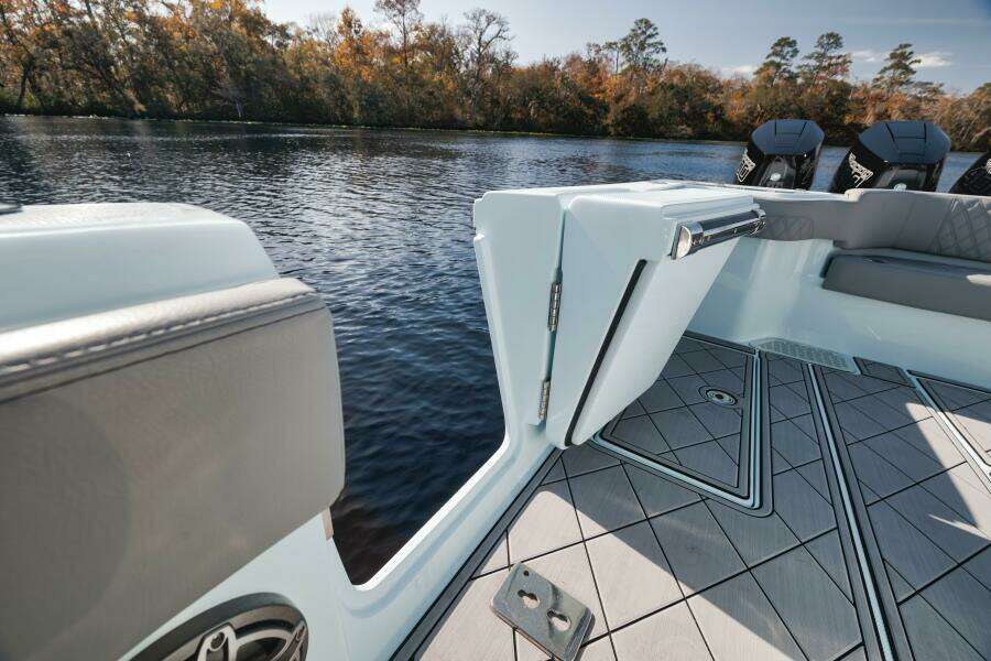 39ft Front Runner Yacht For Sale