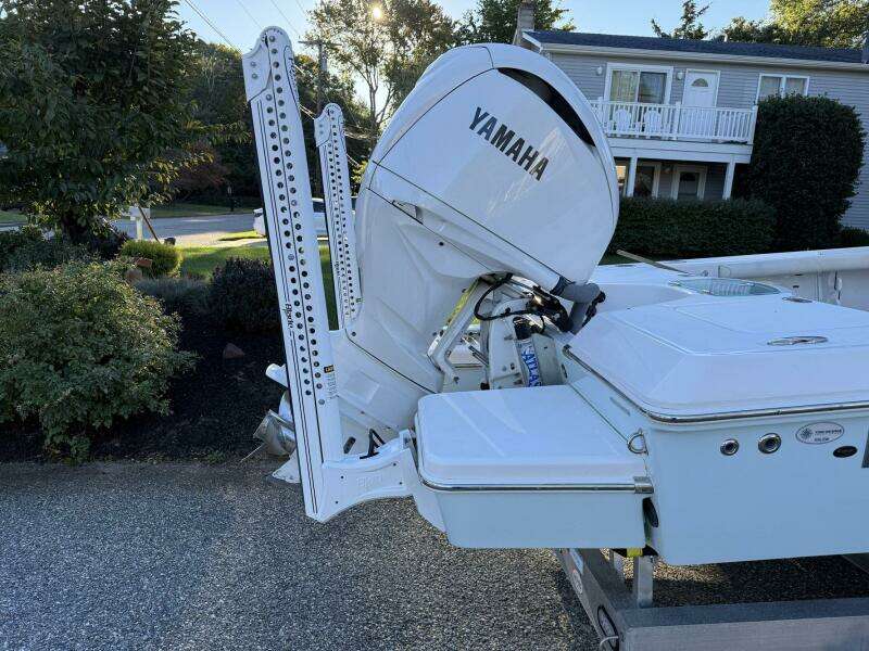 24ft Everglades Yacht For Sale