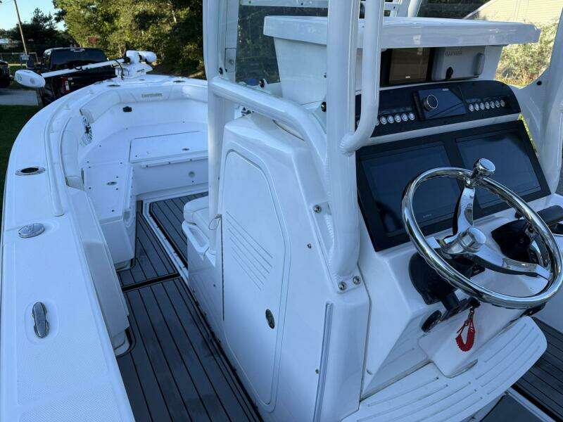24ft Everglades Yacht For Sale