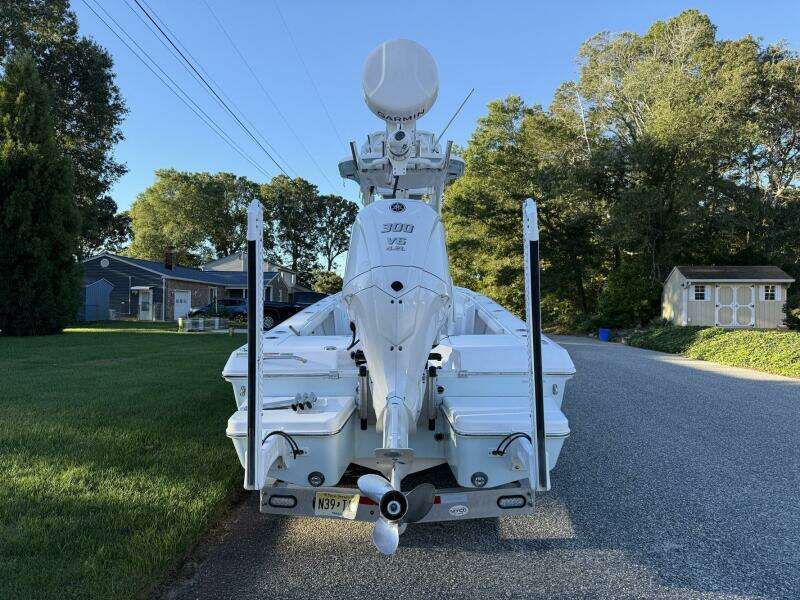 24ft Everglades Yacht For Sale