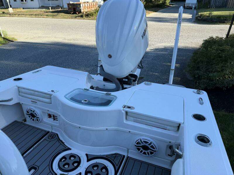 24ft Everglades Yacht For Sale