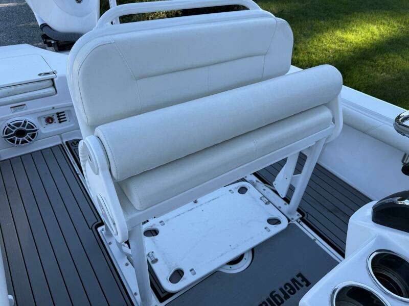 24ft Everglades Yacht For Sale