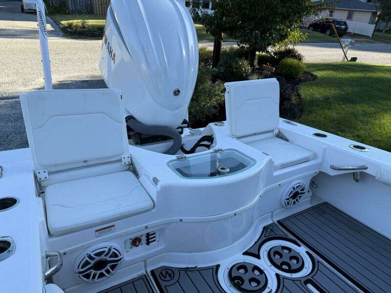 24ft Everglades Yacht For Sale