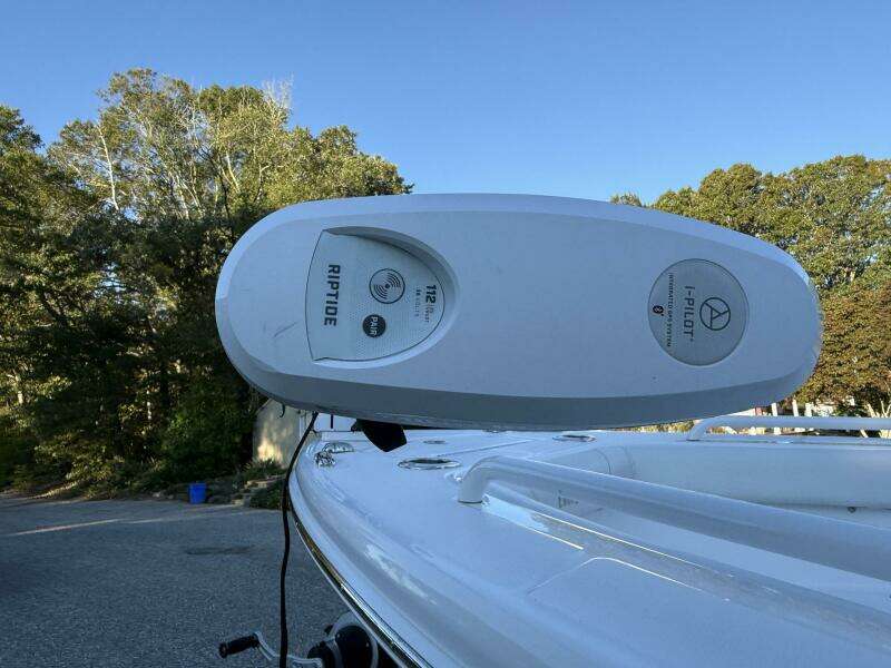 24ft Everglades Yacht For Sale