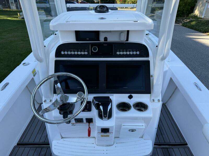 24ft Everglades Yacht For Sale