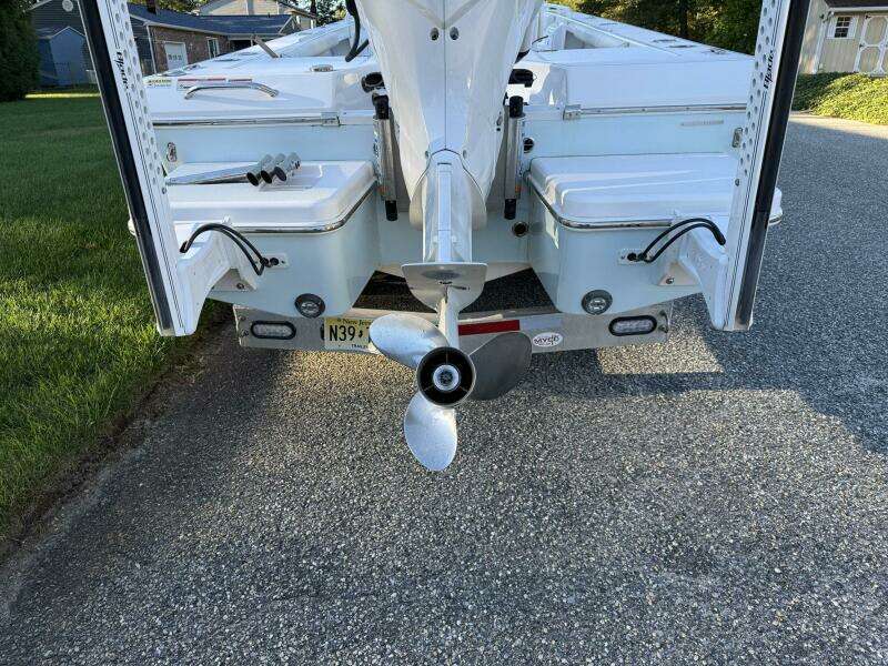 24ft Everglades Yacht For Sale