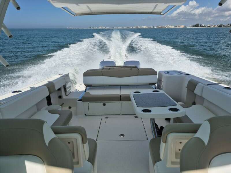 31ft Robalo Yacht For Sale
