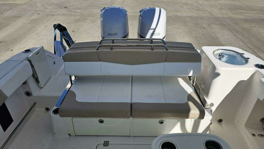 31ft Robalo Yacht For Sale