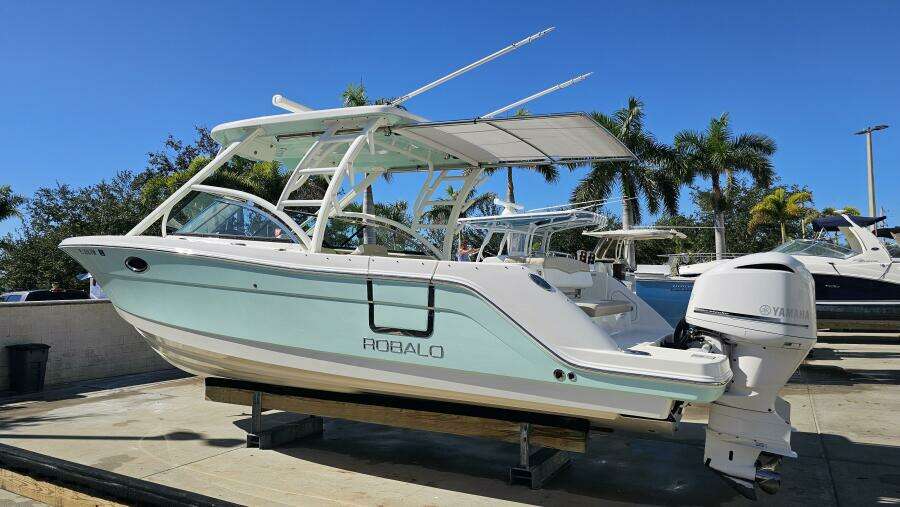31ft Robalo Yacht For Sale