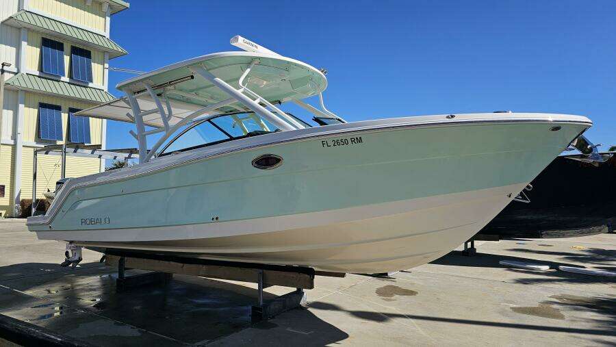31ft Robalo Yacht For Sale