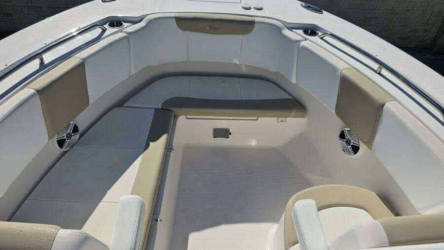 31ft Robalo Yacht For Sale