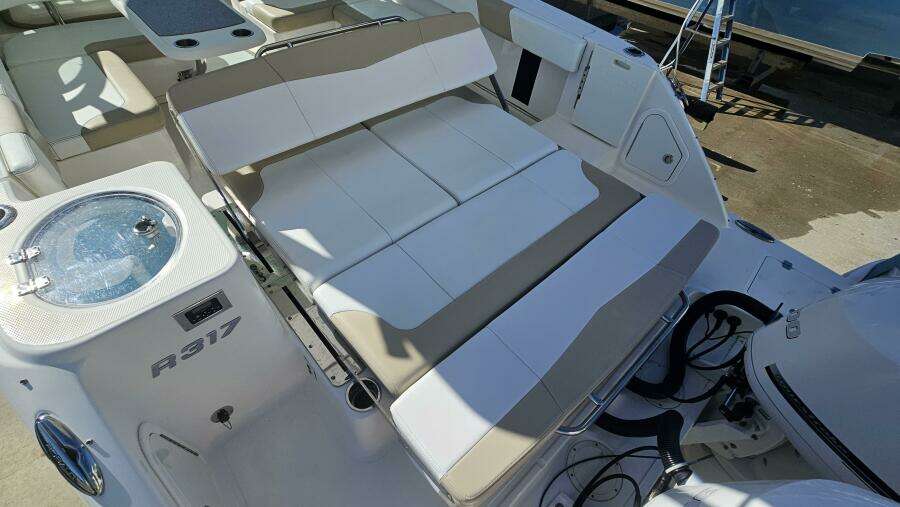 31ft Robalo Yacht For Sale