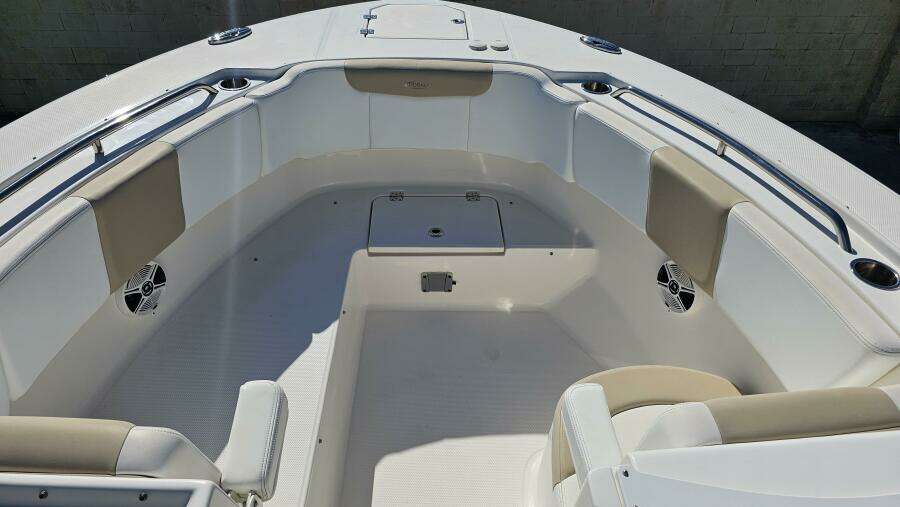 31ft Robalo Yacht For Sale