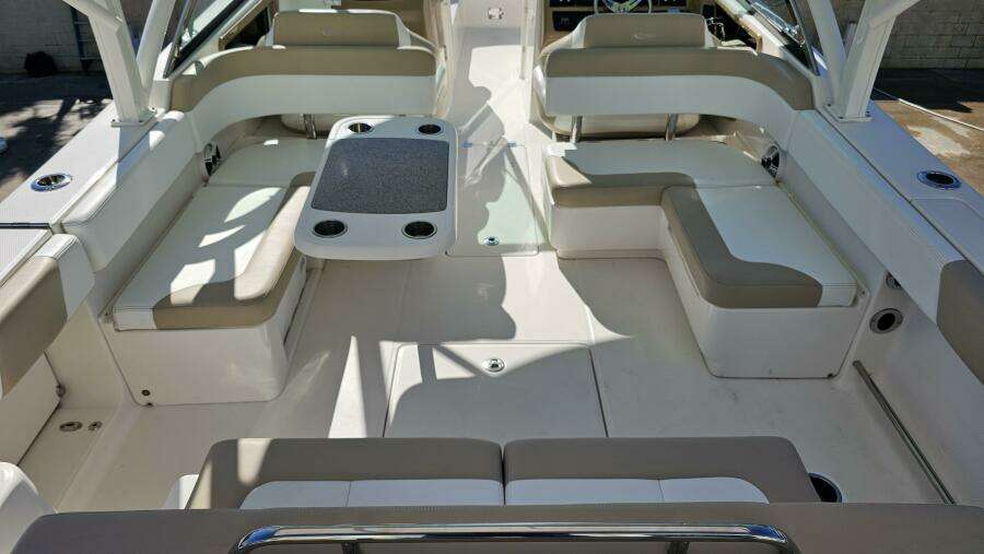 31ft Robalo Yacht For Sale