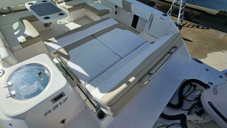 31ft Robalo Yacht For Sale