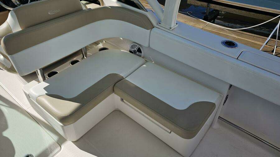 31ft Robalo Yacht For Sale