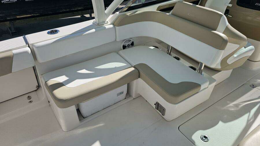 31ft Robalo Yacht For Sale
