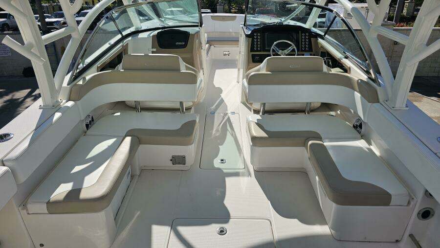 31ft Robalo Yacht For Sale