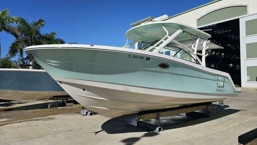 31ft Robalo Yacht For Sale
