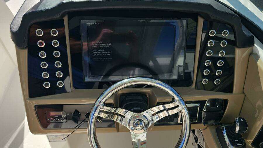 31ft Robalo Yacht For Sale
