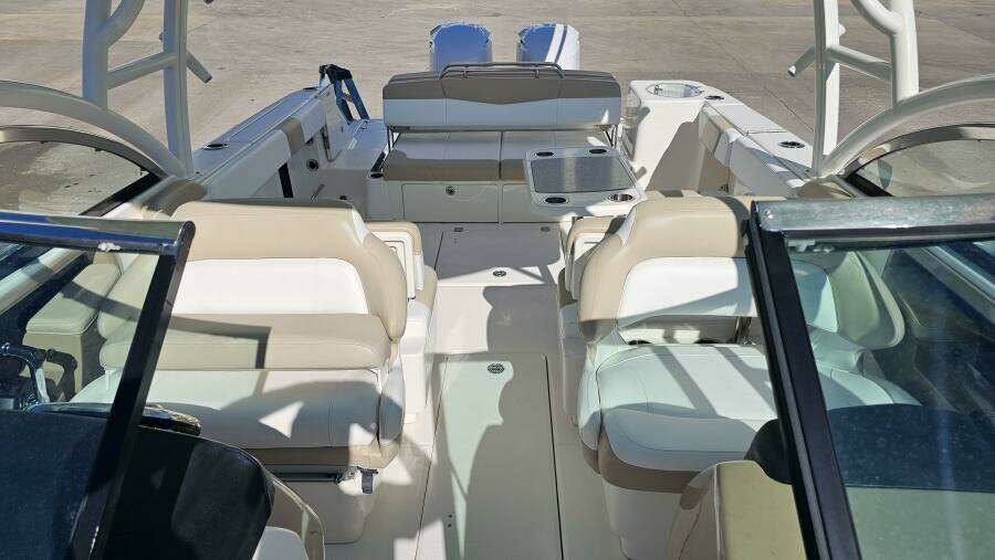 31ft Robalo Yacht For Sale