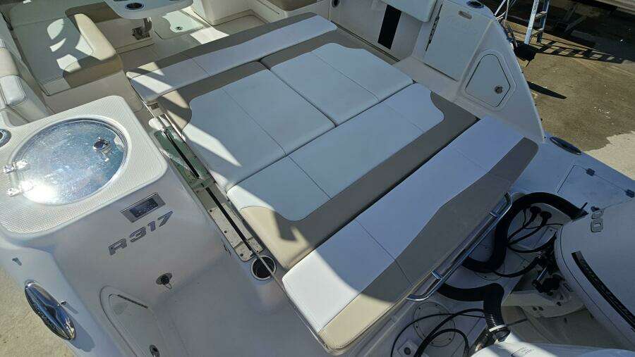 31ft Robalo Yacht For Sale