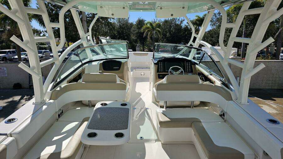 31ft Robalo Yacht For Sale