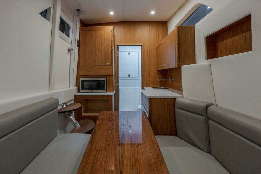 47ft Front Runner Yacht For Sale