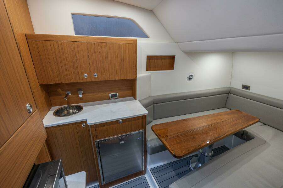 47ft Front Runner Yacht For Sale