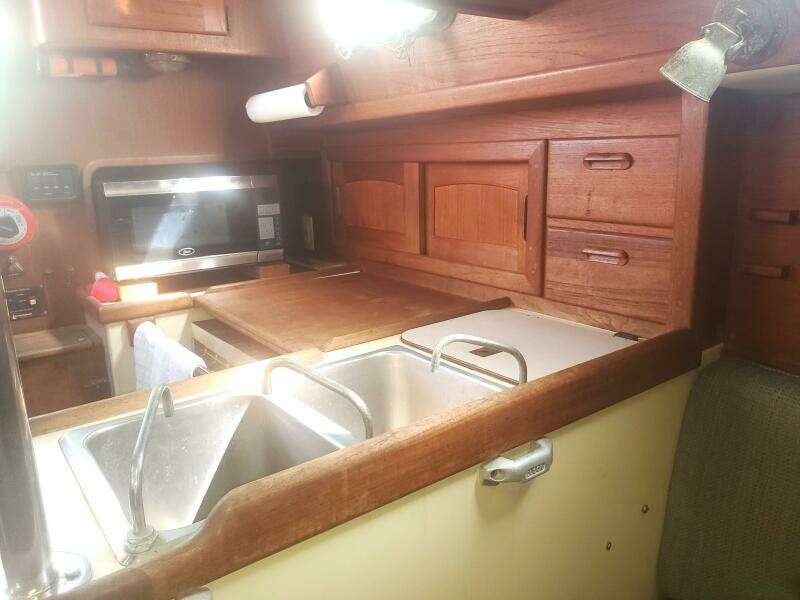 TAPESTRY 34ft Pacific Seacraft Yacht For Sale