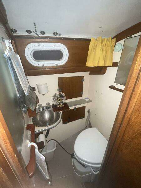 34ft Hinckley Yacht For Sale