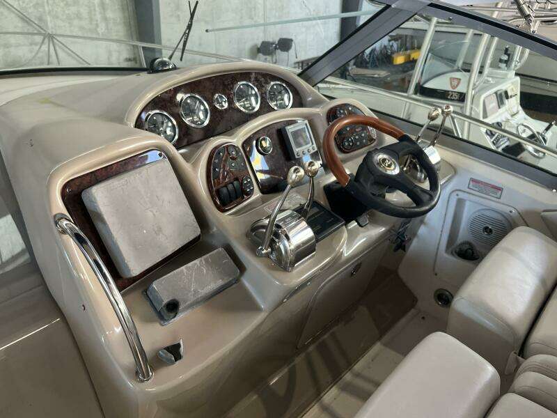 32ft Sea Ray Yacht For Sale