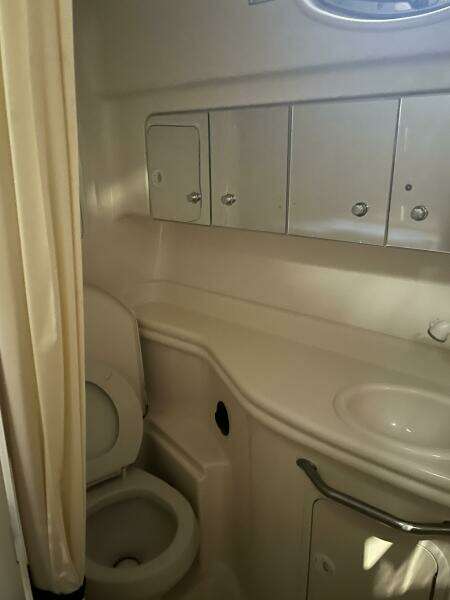 32ft Sea Ray Yacht For Sale