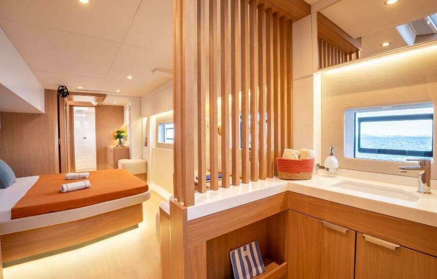 Bali 5.8 master cabin 