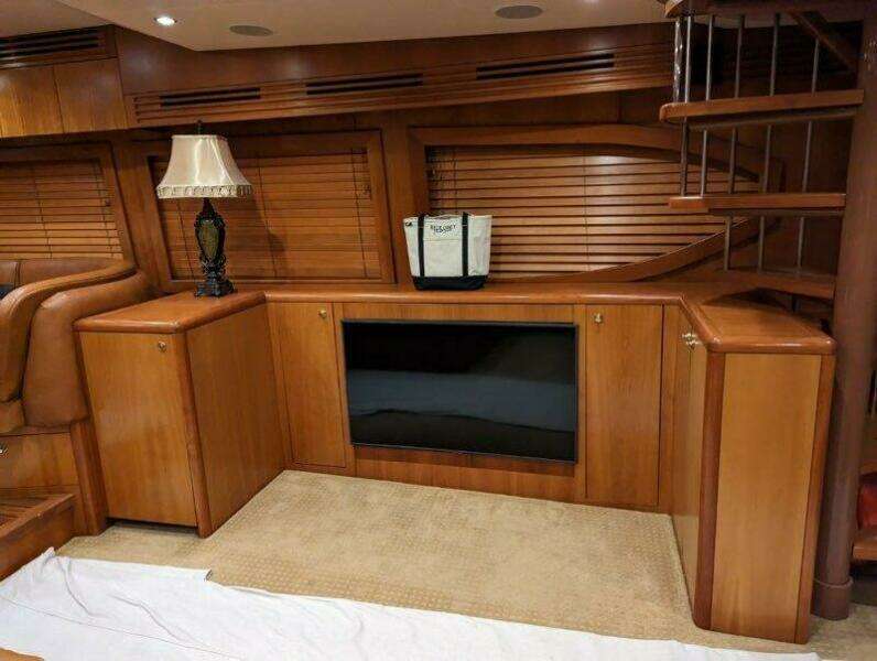 68ft Hatteras Yacht For Sale