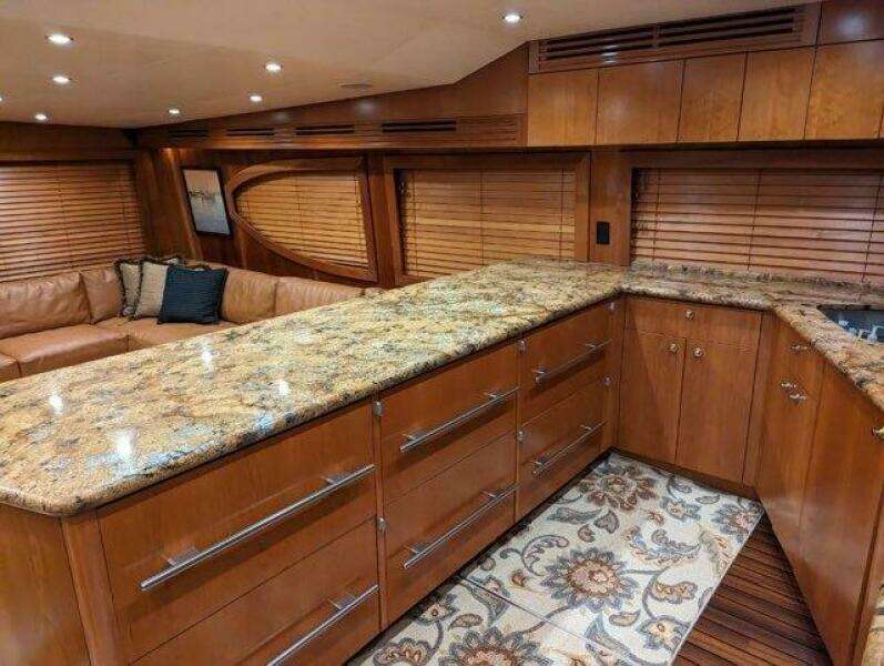 68ft Hatteras Yacht For Sale