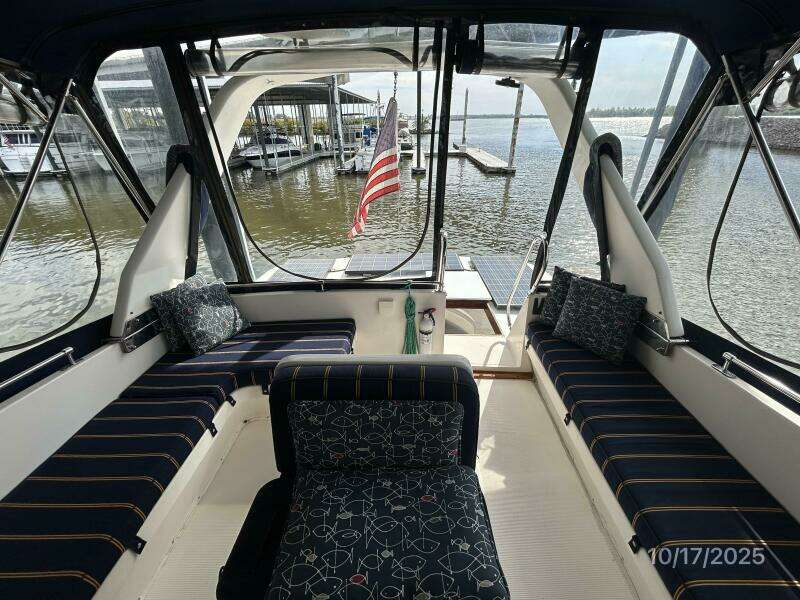 40' Kha Shing flybridge aft 40' Kha Shing flybridge aft