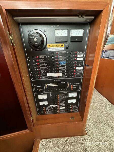 40' Kha Shing electrical panel 40' Kha Shing electrical panel