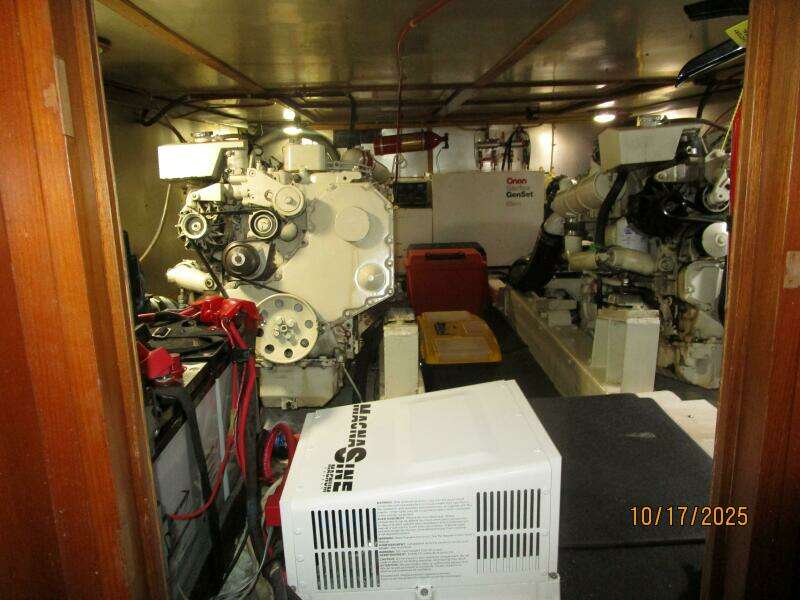 40' Kha Shing engine room aft 40' Kha Shing engine room aft